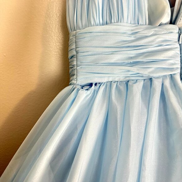 MAC DUGGAL Ruffle Shoulder V-neck Chiffon Gown in Powder Blue Size US 2 - Picture 7 of 13